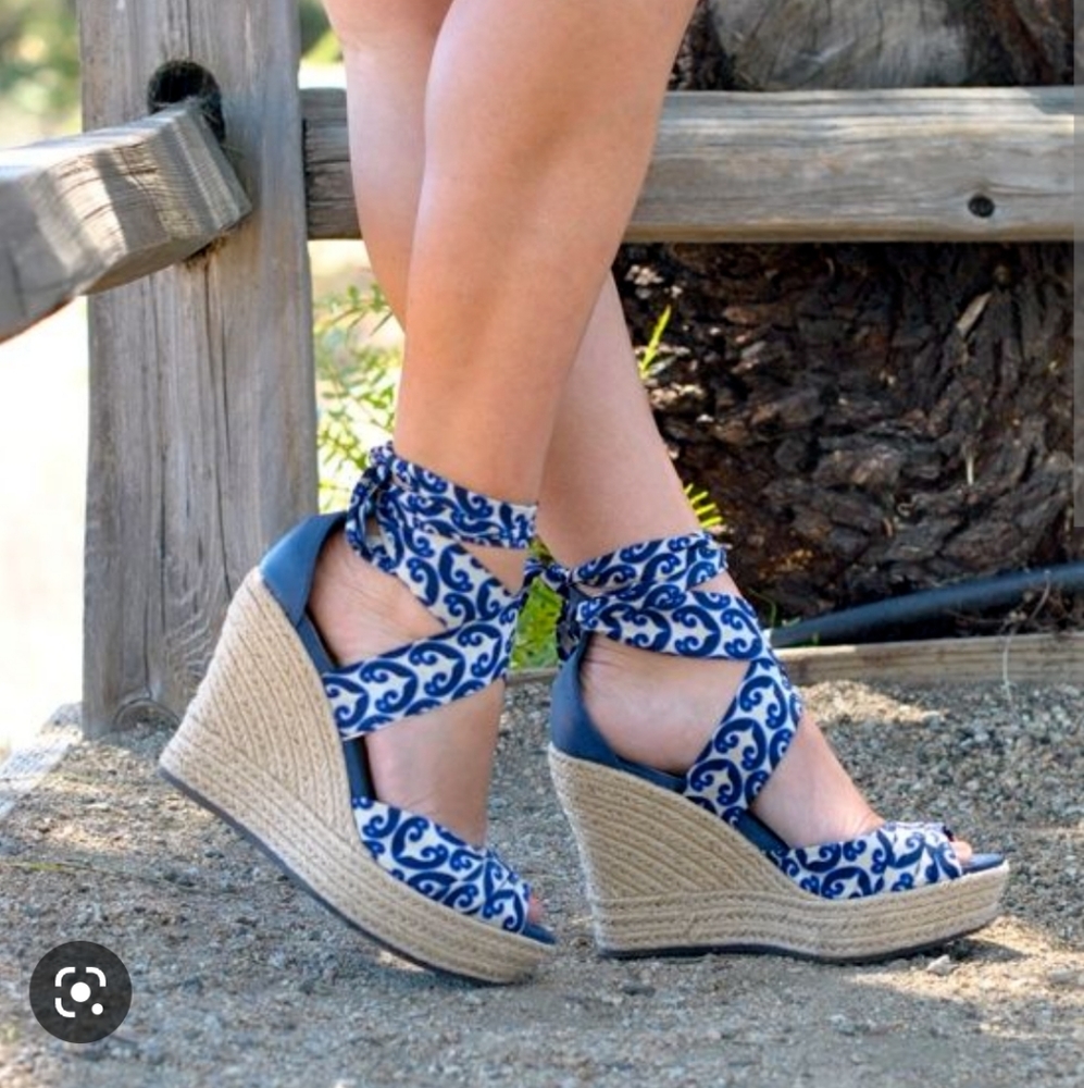 Tie up Wedges